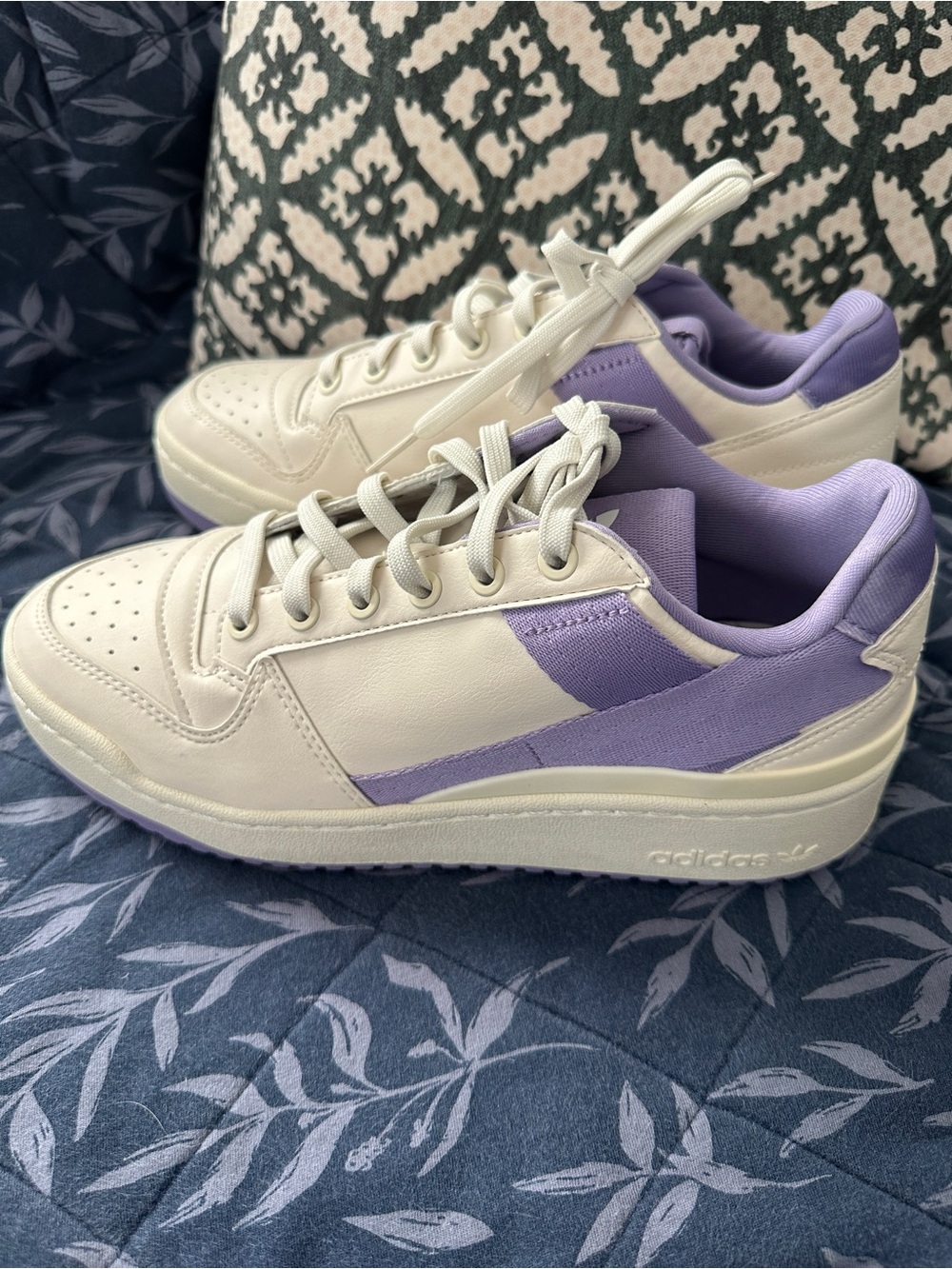 NWOB: adidas Women's White and Lavender Low-Top Sneakers size 8
